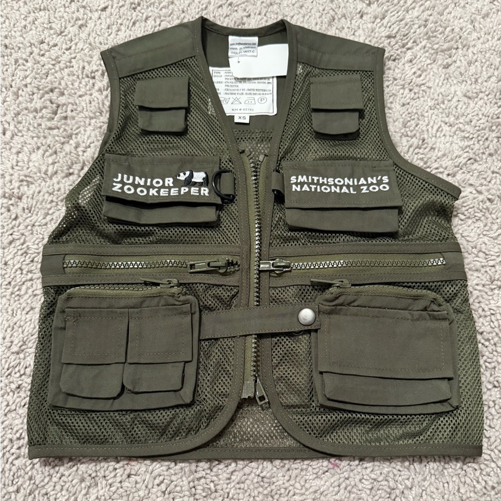 NWT Smithsonian national zoo keeper vest